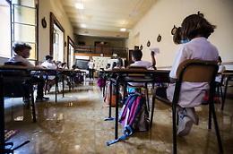 Il Cts spinge per la scuola in presenza ma "prof devono vaccinarsi"