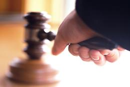 Violenza di gruppo su 18enne, chiesto rinvio a giudizio per quattro giovani