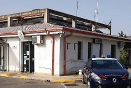 Botte alla ex fidanzata e alla propria madre che la difende: arrestato