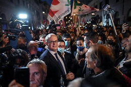 Roberto Gualtieri è il nuovo sindaco di Roma: «E' stata una vittoria bella e larga»