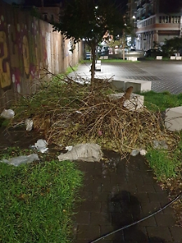 Catania: lo scempio in uno degli spazi del corso Sicilia