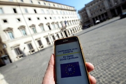 Il super Green pass è legge e sarà valido dal 6 dicembre al 15 gennaio