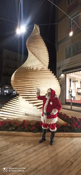 Catania, via Monfalcone a Natale diventa isola pedonale e si veste a festa