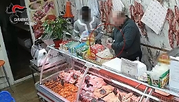 Droga a Palermo, il mercato di Ballarò centro di rifornimento per tre gruppi: 31 arresti