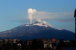 Etna, colata aperta in Valle del Bove in via di raffredamento