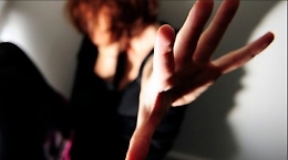 Abusi su un 15enne dietro compenso: arrestato 65enne