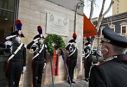 Una targa e intitolazione di una caserma per ricordare maresciallo Agosta