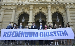 Referendum: P.Radicale, se è farsa li boicottiamo