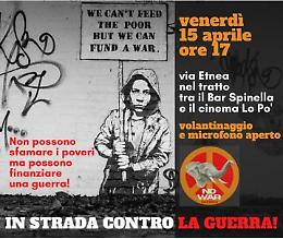 Catania, ieri pomeriggio in via Etnea volantinaggio "NOWAR"