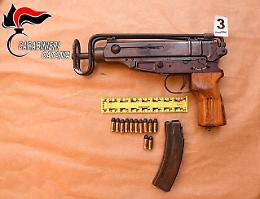 Misterbianco, nel retrobottega di una macelleria c'erano 400 cartucce e una pistola mitragliatrice