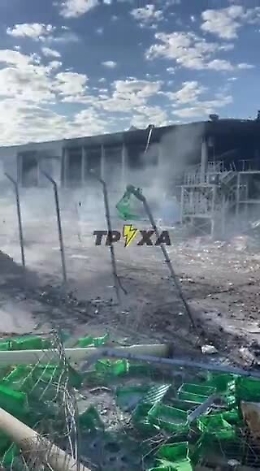 Missili russi su Odessa: colpiti un hotel e un centro commerciale