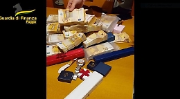 Foggia, imbianchino in casa aveva cocaina e 657 mila euro: «Sono i rispami dei miei genitori»
