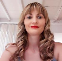 Uccisa a Vittoria, Bruna riposer&agrave; in Albania: la salma in viaggio