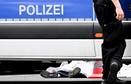 Berlino: media, lettera di rivendicazione trovata nell'auto