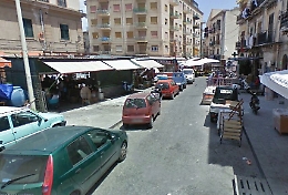 Ballarò, uomo trovato morto dentro la sua sua auto: Procura dispone l'autopsia