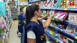 In negozi cinesi prodotti senza marchio CE: 3000 articoli sequestrati