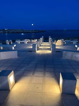 Lampedusa, la piazzetta della Guitgia torna all'antico splendore