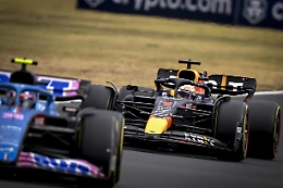 F1, Belgio: Sainz in pole per la penalità a Verstappen