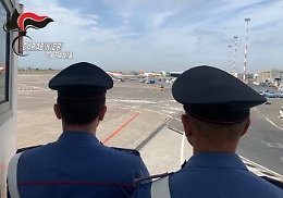 Bimba sottratta dalla madre portata ad Edimburgo: riconsegnata al pap&agrave;