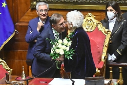Senato: eletto La Russa senza i voti di Fi.  Il "vaffa" di Berlusconi
