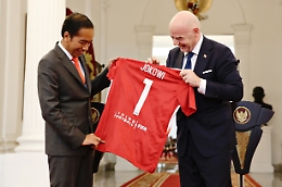 Fifa: Infantino incontra Widodo, riformeremo calcio in Indonesia