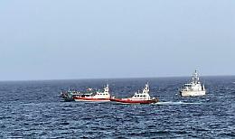 Bimbi arsi vivi sul barcone, un'avaria al motore la causa dell'incendio