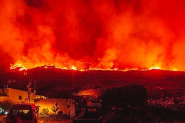 Stromboli, la fiction tv e l'incendio che ha devastato l'isola: caccia a chi ha acceso il fuoco e a chi non lo ha impedito