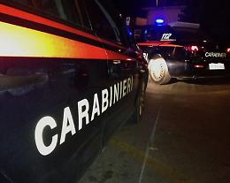 Catania, litiga con la moglie per la gestione del conto in banca e tenta di strangolarla