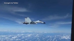Usa, aereo americano affiancato da jet cinese: sfiorata collisione