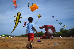 India: tragedia a festival degli aquiloni, 3 bimbi tra i 6 morti