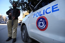 Pakistan: esplosione in moschea a Peshawar, morti e feriti