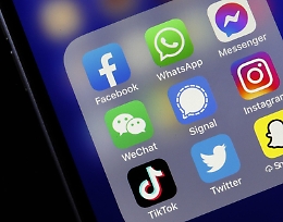 Blocco di un'ora per WhatsApp, Facebook e Instagram