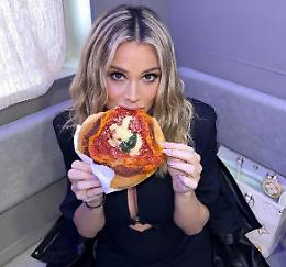 Diletta Leotta: Napoli, calcio e...pizza