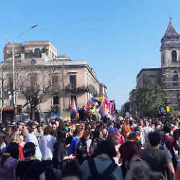 Catania, Pride 2023 sotto lo slogan "Polpo di Stato": migliaia in piazza