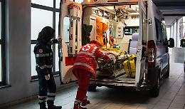 Dopo una lite di condominio aggredì tre donne e una morì cadendo dalle scale: ora dopo il tso è libero ed è tornato a casa