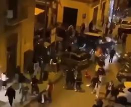 Il prefetto di Palermo: "C'&egrave; un'area di disagio giovanile".  Lo psicologo: "Nei locali comportamenti tribali"