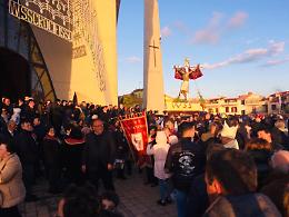 A Santa Margherita Belice scatta lo "sciopero della messa": contesa sulla statua del Crocifisso