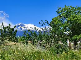 L'ultima neve sull'Etna, da domani clima stabile e primavera calda con picco di 26°