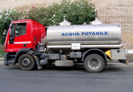 Trapani, manca l’autista per l’autobotte e il mezzo rimane fermo: «Un paradosso»