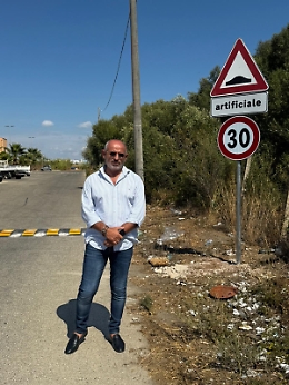 Vittoria, installati i dossi rallentatori in via Troisi