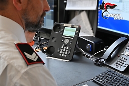 Vittoria, usa spray al peperoncino per rubare i telefonini a due bangladesi: arrestato 17enne tunisino