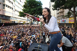 Nobel per la pace a Corina Machado, leader dell'opposizione in Venezuela: «Mantiene accesa la fiamma della democrazia»
