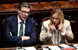 Manovra da 16 miliardi: taglio Irpef, pace fiscale e stop parziale alle pensioni, il vero nodo sono le banche