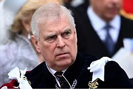  Re Carlo revoca il titolo reale e ogni onore al fratello Andrea