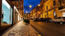 Il racconto dell'accoltellamento di corso Italia a Ragusa: "Il sangue è schizzato sulle vetrine dei negozi circostanti"