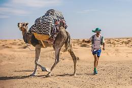 Nel cuore del Sahara: i cento chilometri di silenzio di Carmelo La Delfa