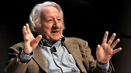 Addio a Giorgio Forattini, il vignettista che ha rivoluzionato la satira politica e che fece infuriare Craxi e D'Alema