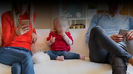 Phubbing, ADHD e hikikomori: l'allarme sullo smartphone che mette a rischio lo sviluppo dei bambini finisce all'Ars