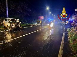 Scontro sulla statale 120 a Linguaglossa: 24enne estratto dalle lamiere resta gravemente ferito