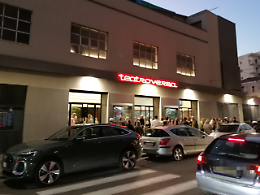 Fuori controllo: la sosta selvaggia al Teatro Verga di Catania mette a rischio l'evacuazione